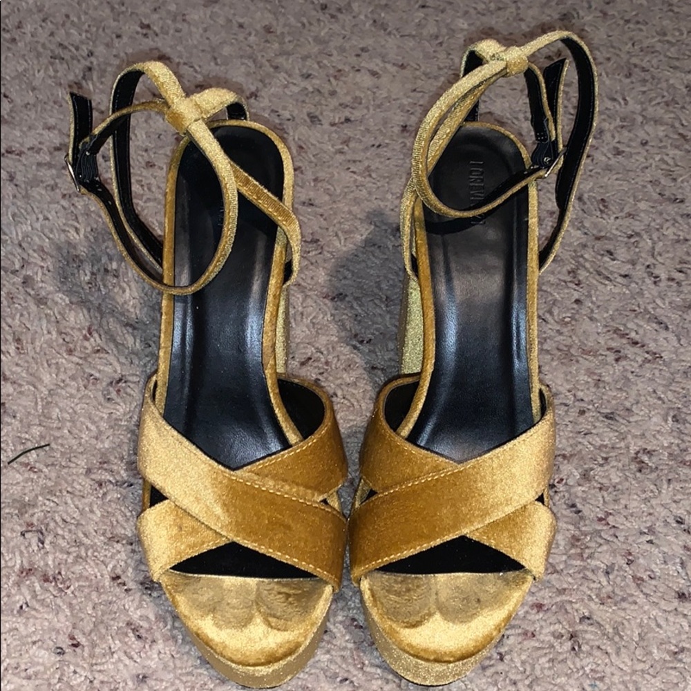 Forever 21 Velvet Gold/ Yellow Heels!